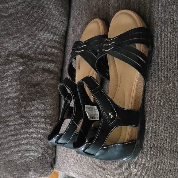 CLARKS BRAND WOMEN'S BLACK LEATHER SUMMER SANDALS SIZE 12 - Picture 3 of 14